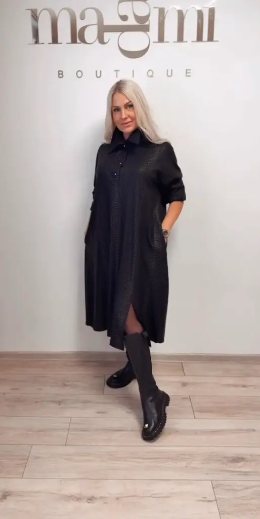 Juoda tunika-suknelė gyvatės raštu 9381