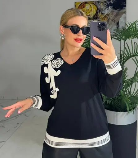 Palaidinė su megzta dekoracija 4555